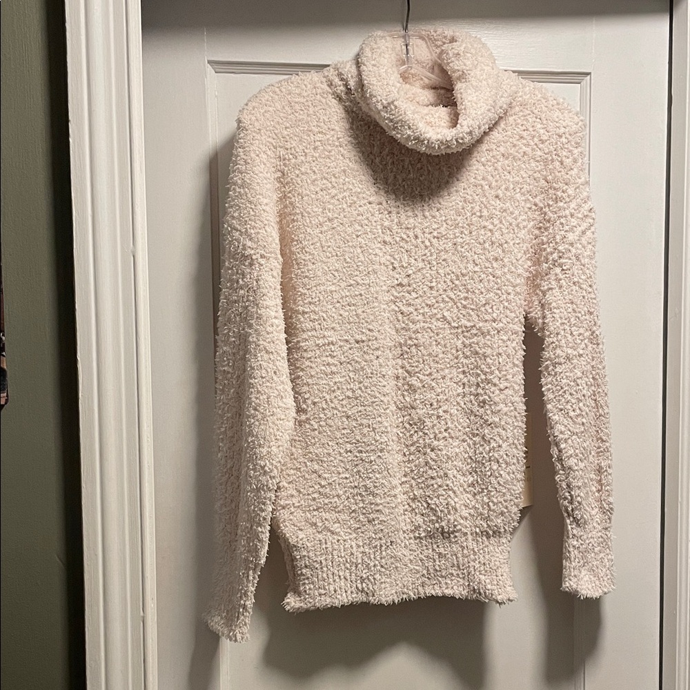 Women's Cream Turtleneck Sweater NWT